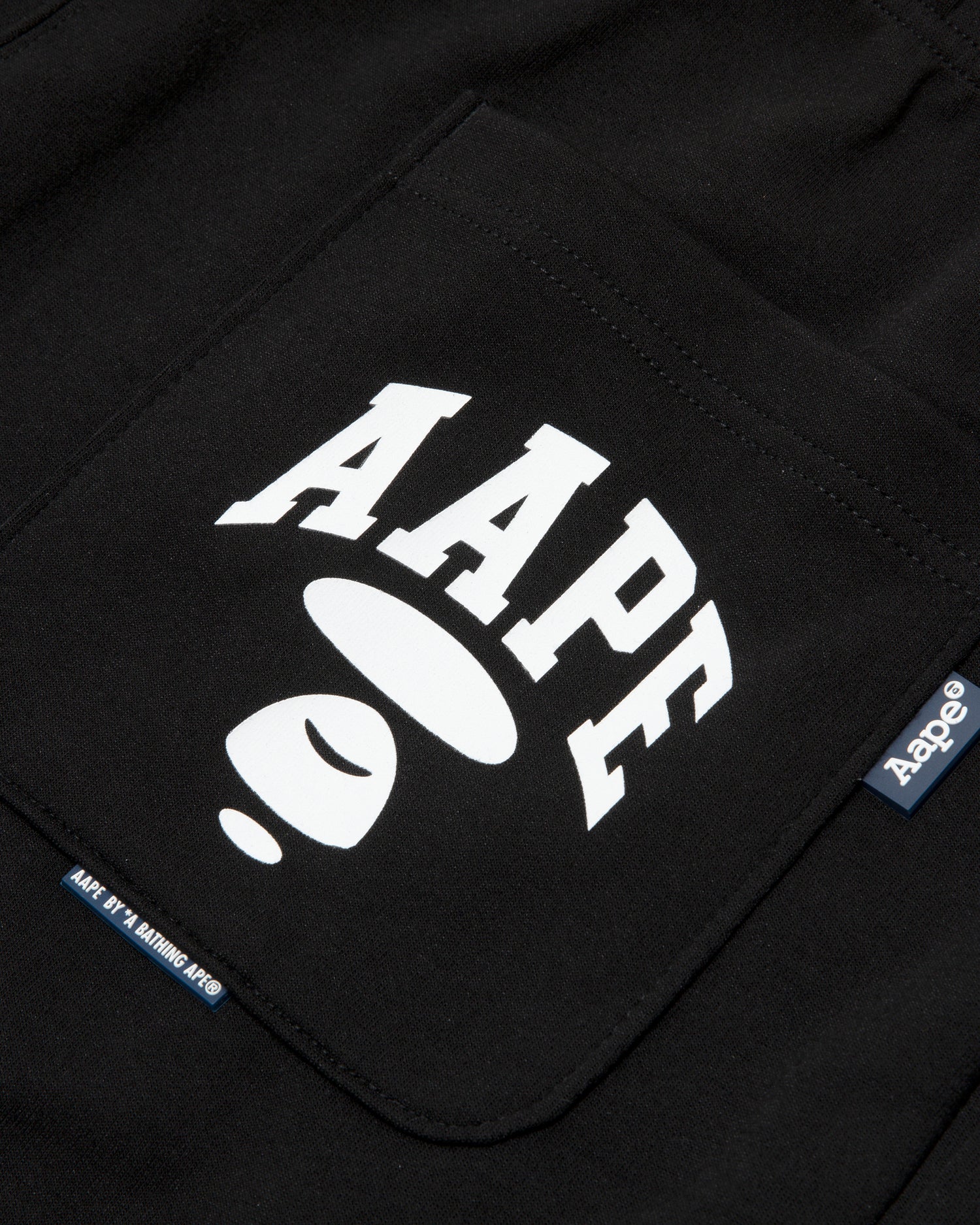 Moonface patch sweat shorts - Image 3