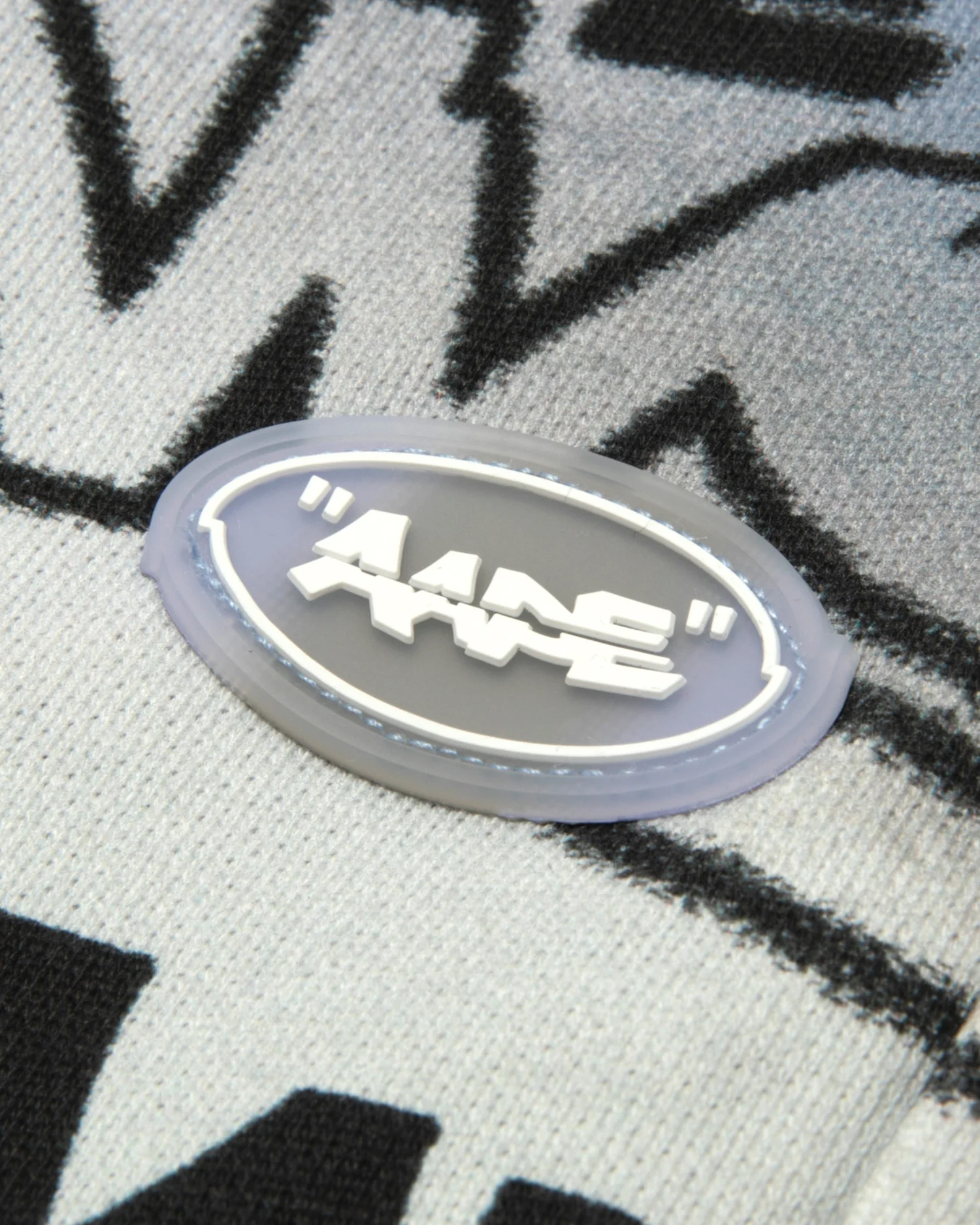 AAPEUNVS graffiti-print sweat shorts - Image 5