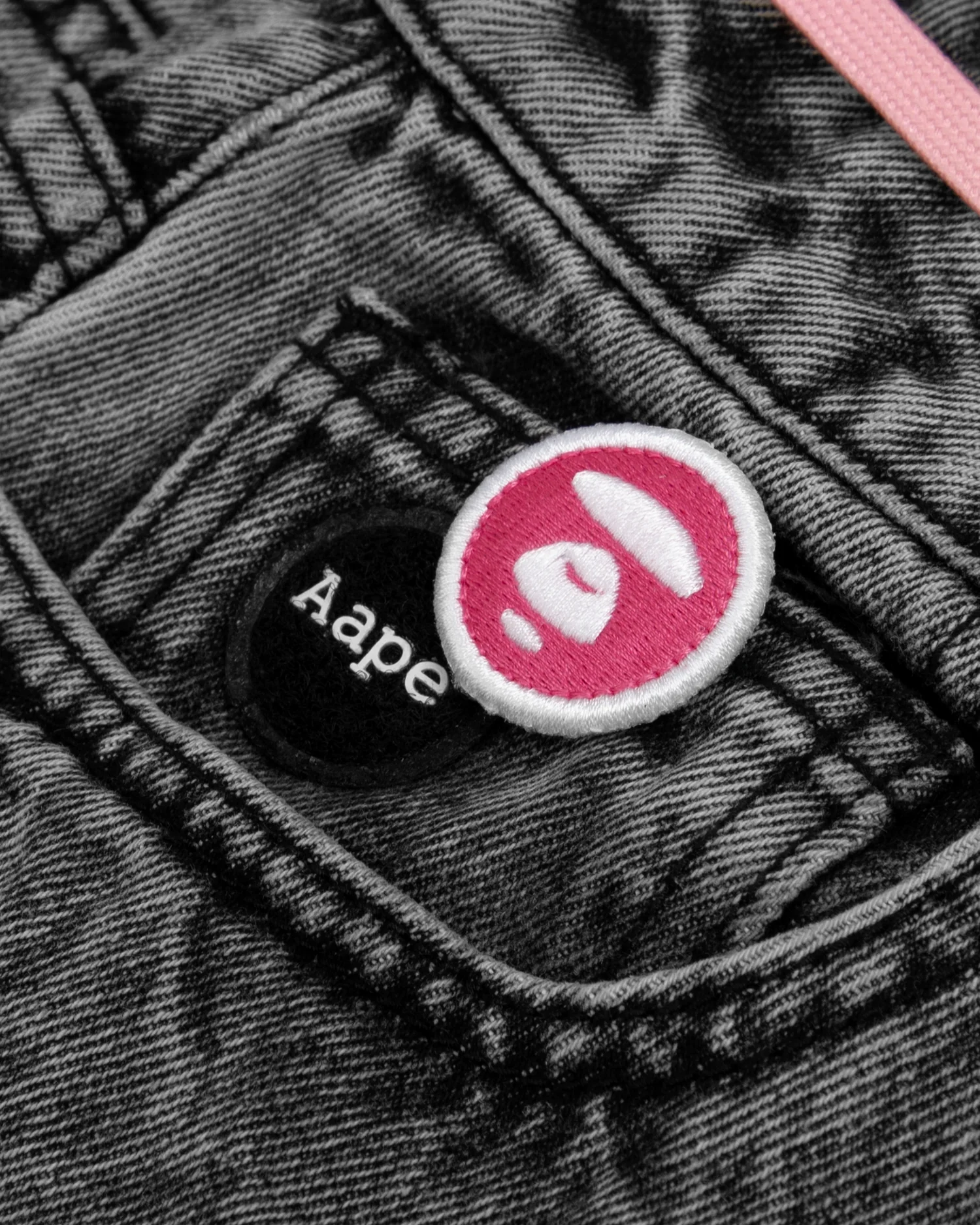 Moonface patch embroidered denim shorts - Image 3
