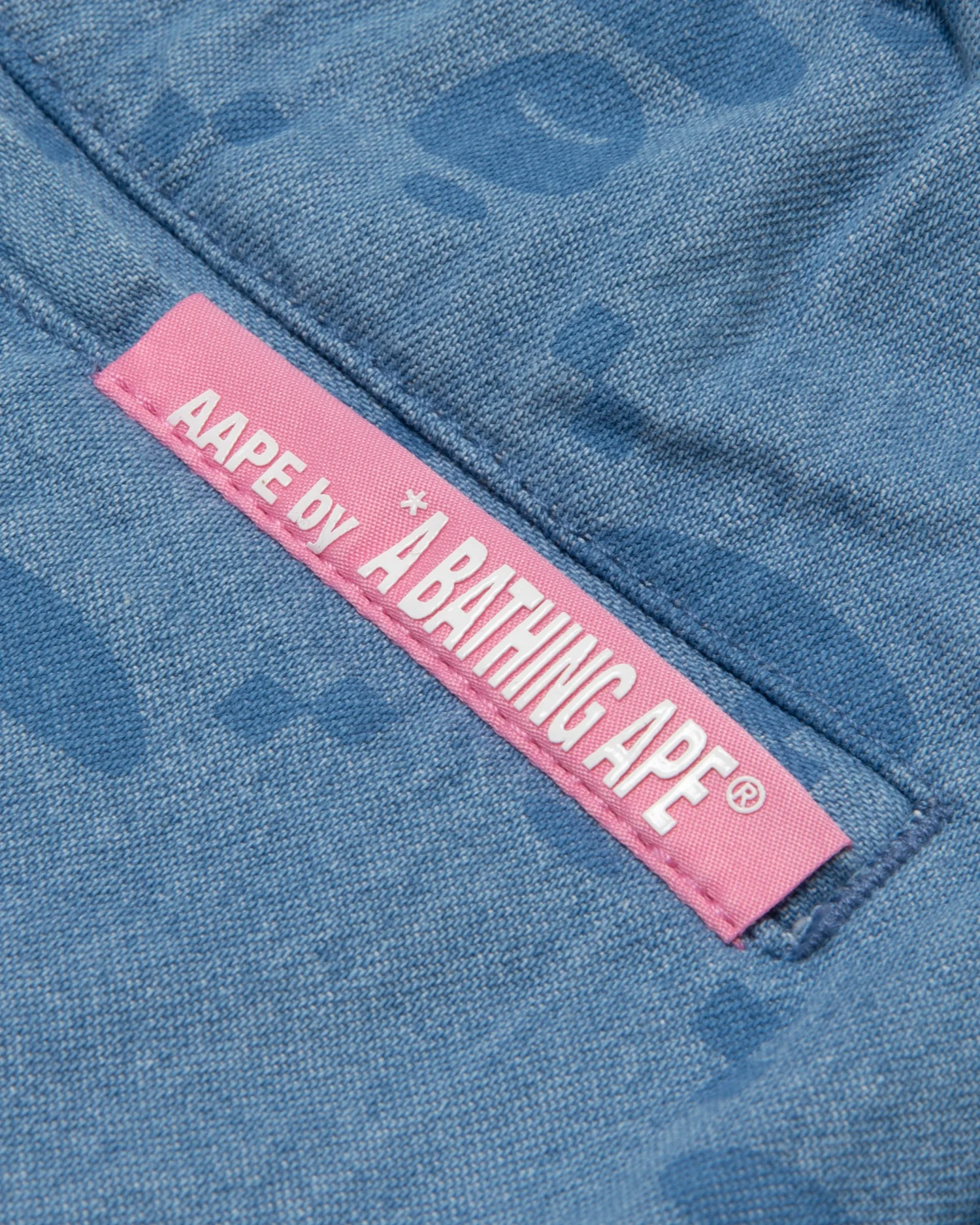 Moonface patterned denim shorts - Image 9