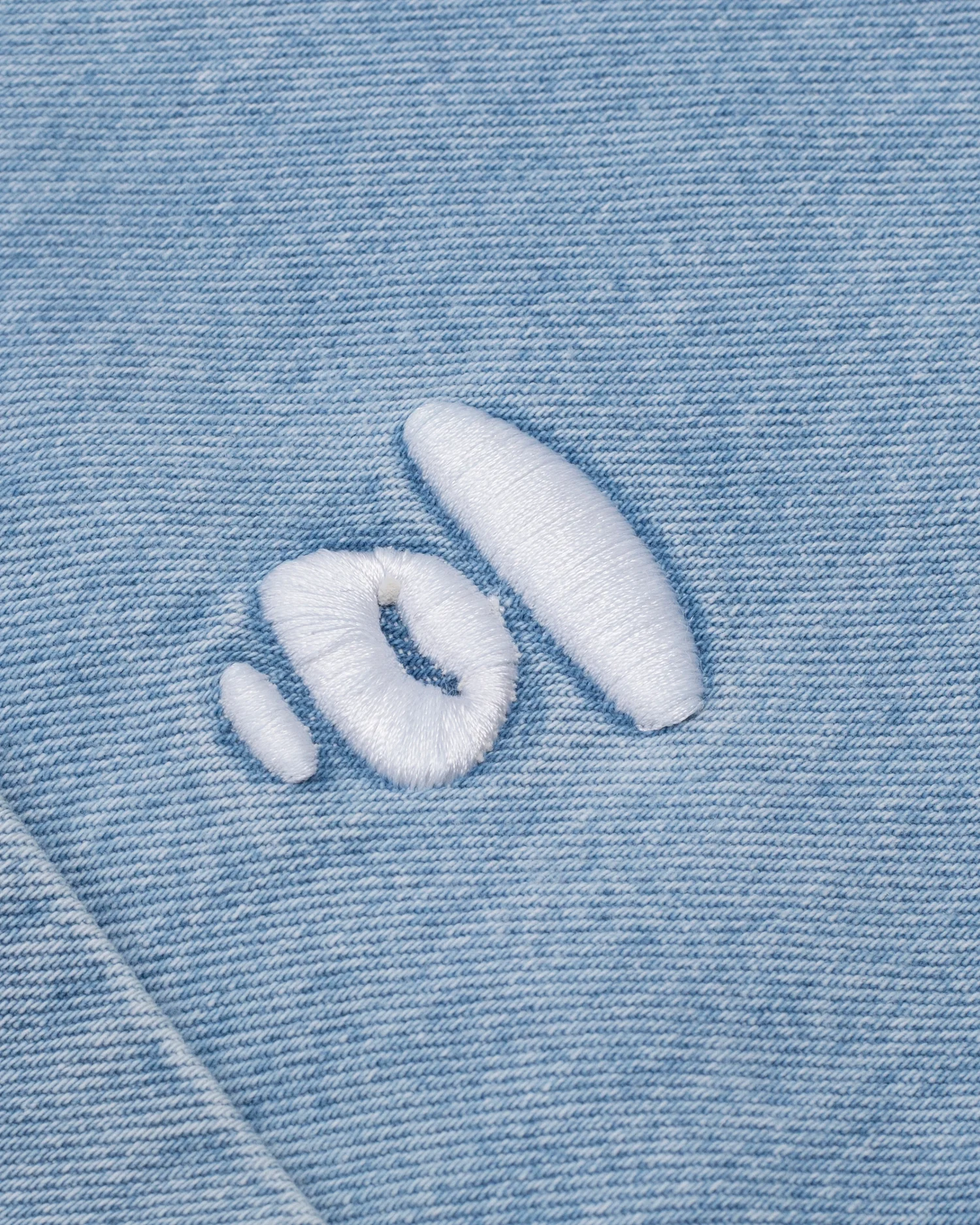 Moonface embroidered denim shirt - Image 8