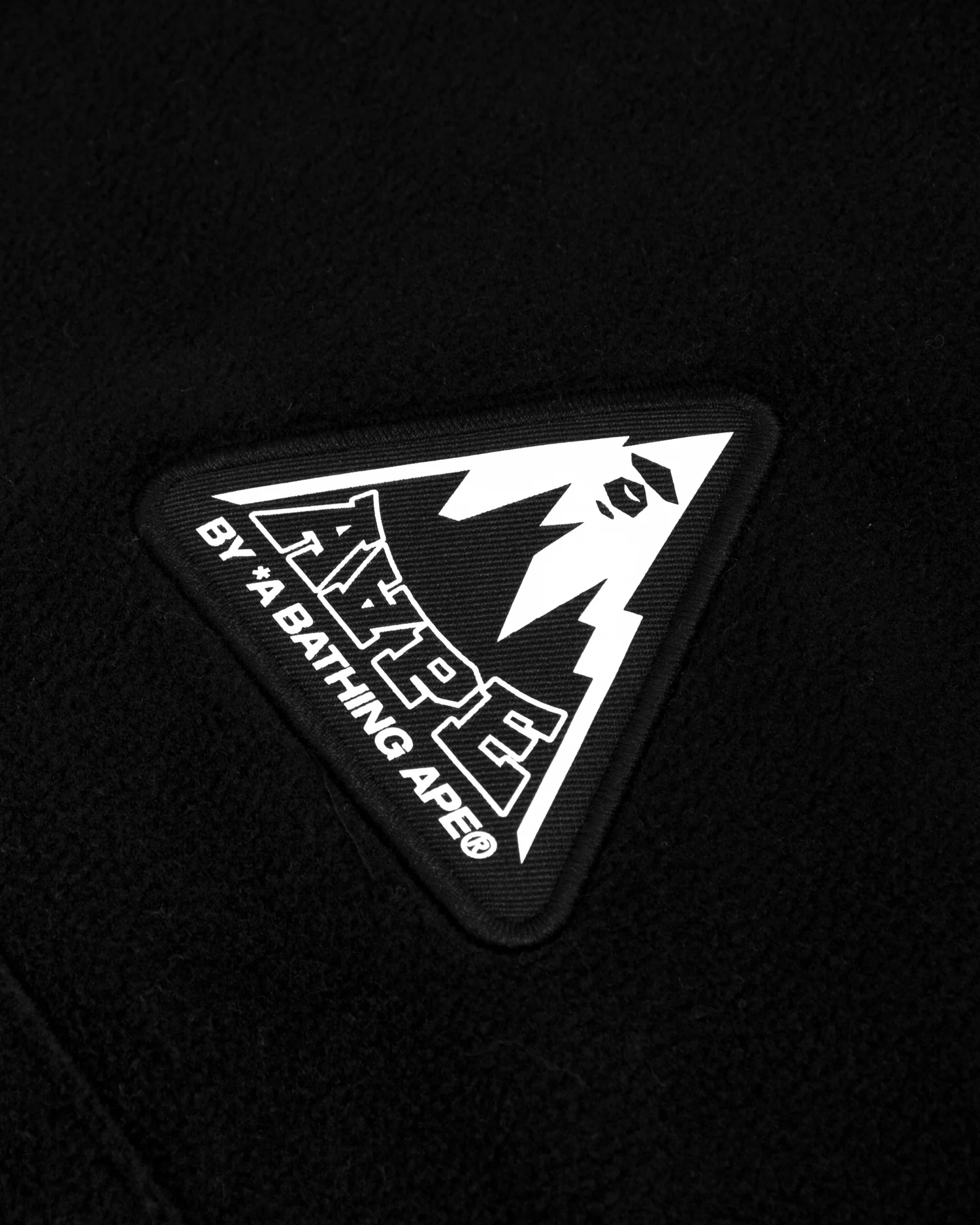 Buttoned patched fleece sweatshirt - Image 10