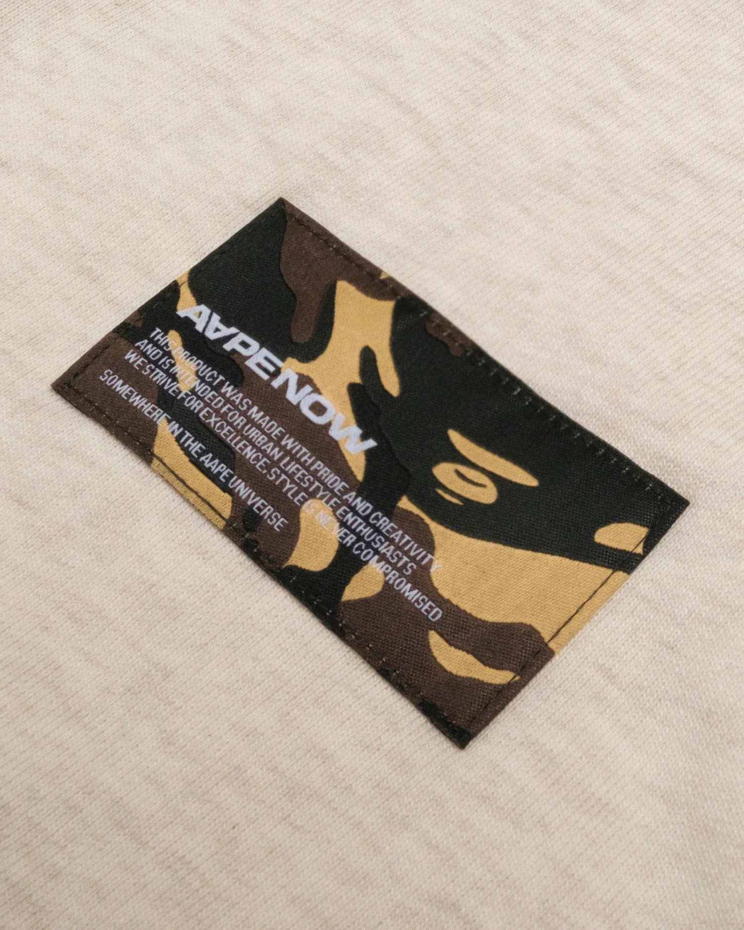 Moonface camo patch sweatshirt - Image 5