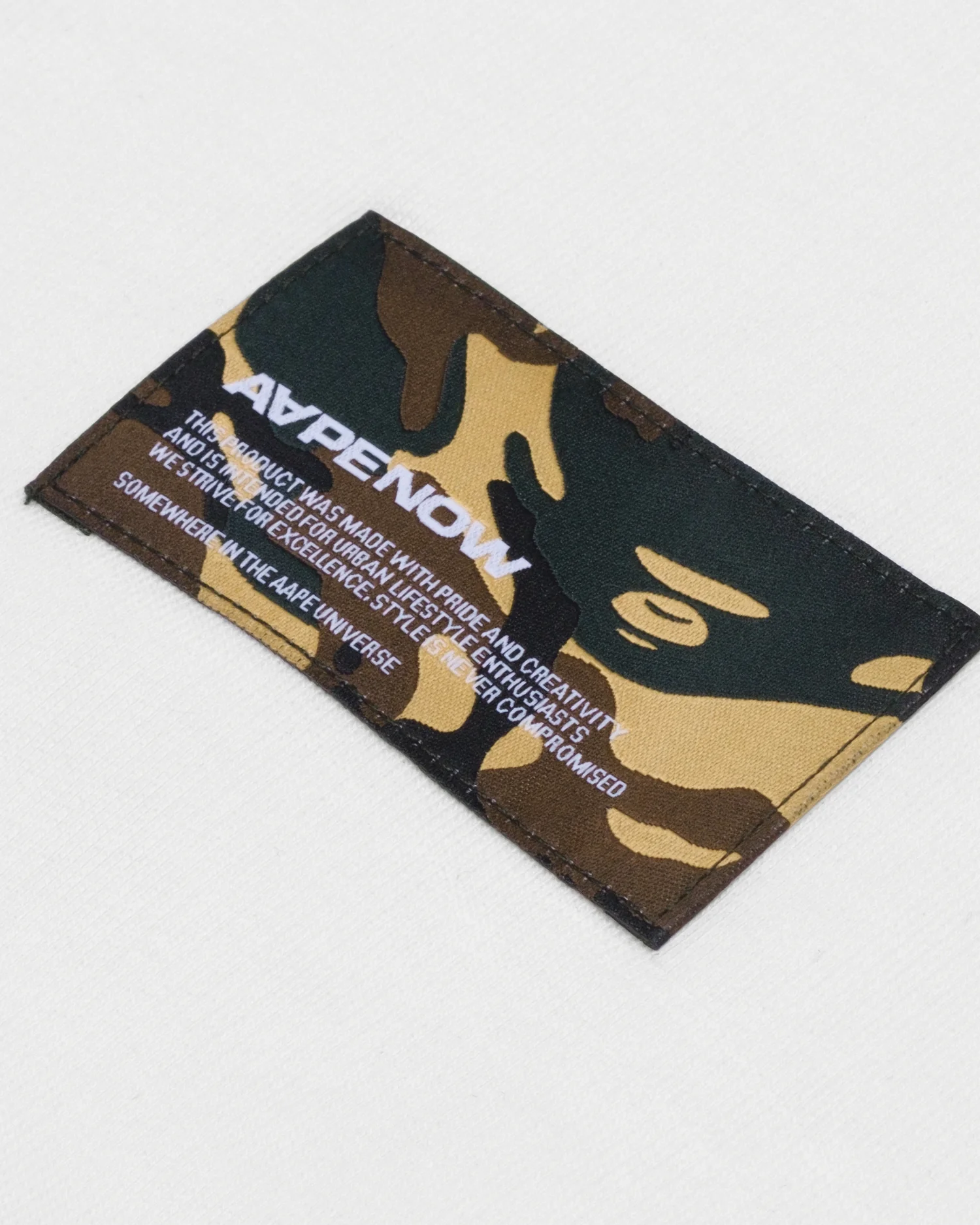 Moonface camo patch sweatshirt - Image 10