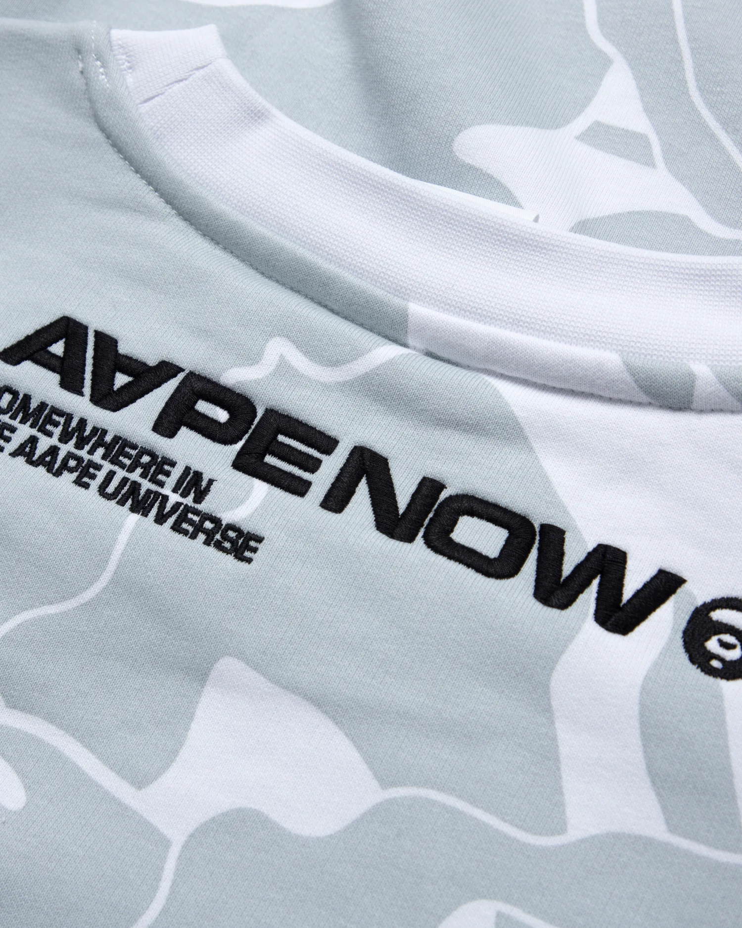 Moonface patch camo sweatshirt - Image 19