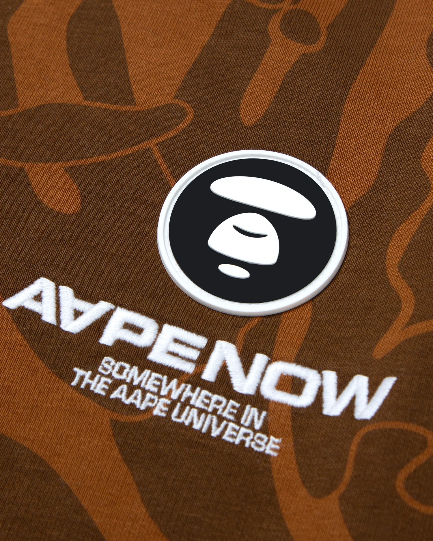 Moonface patch camo sweatshirt - Image 8
