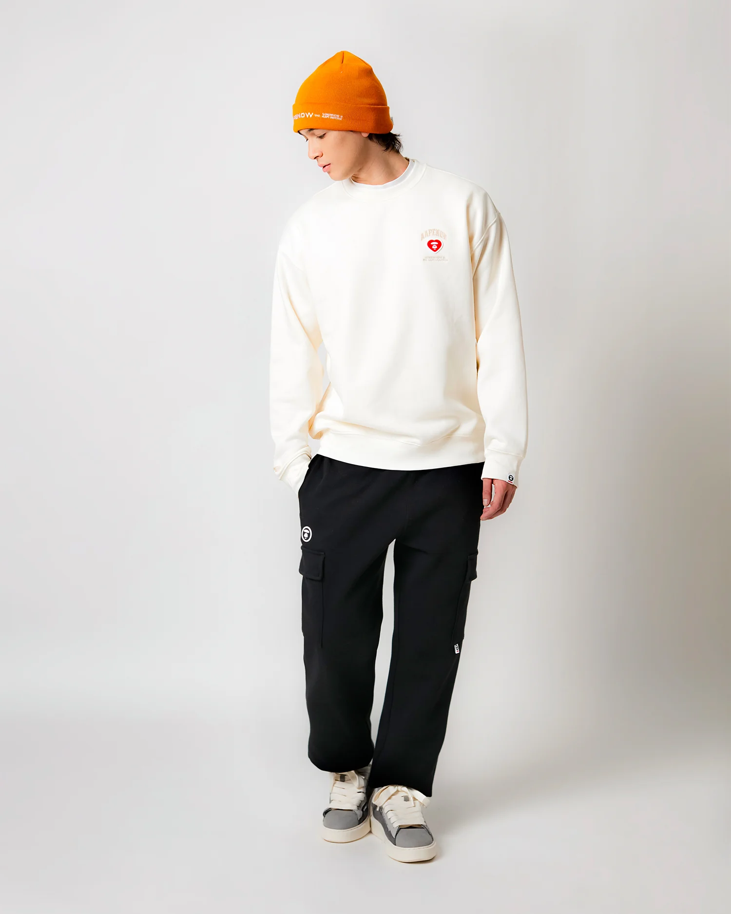 AAPENOW heart moonface sweatshirt - Image 7