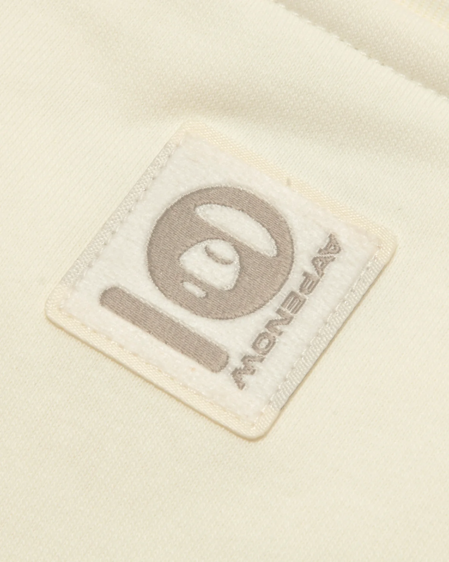 AAPENOW heart moonface sweatshirt - Image 9
