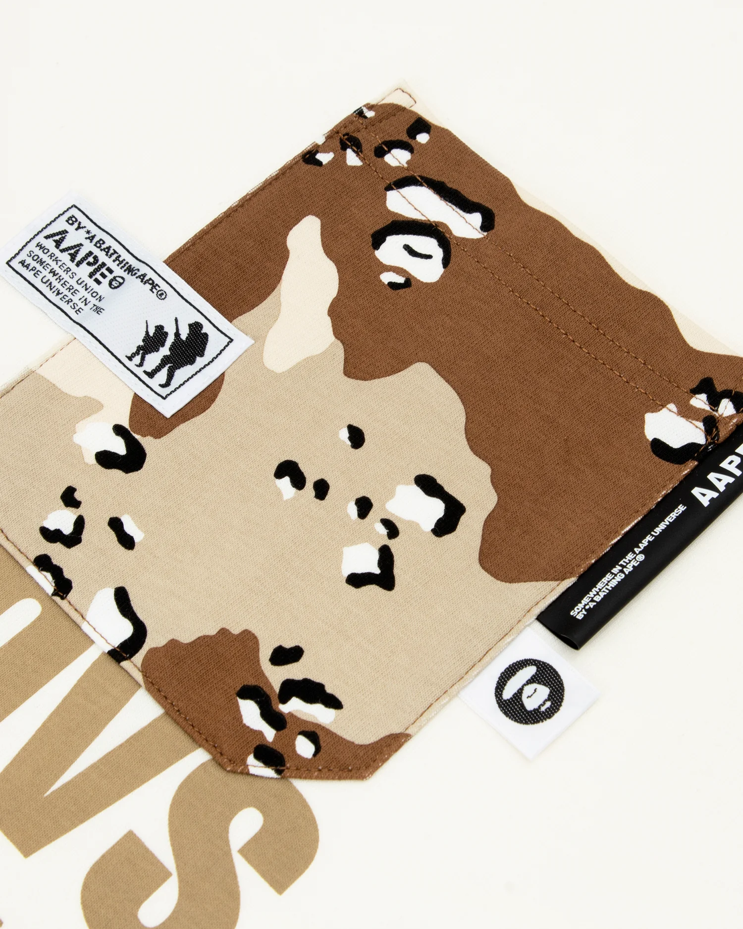 Moonface chest pocket tee - Image 8