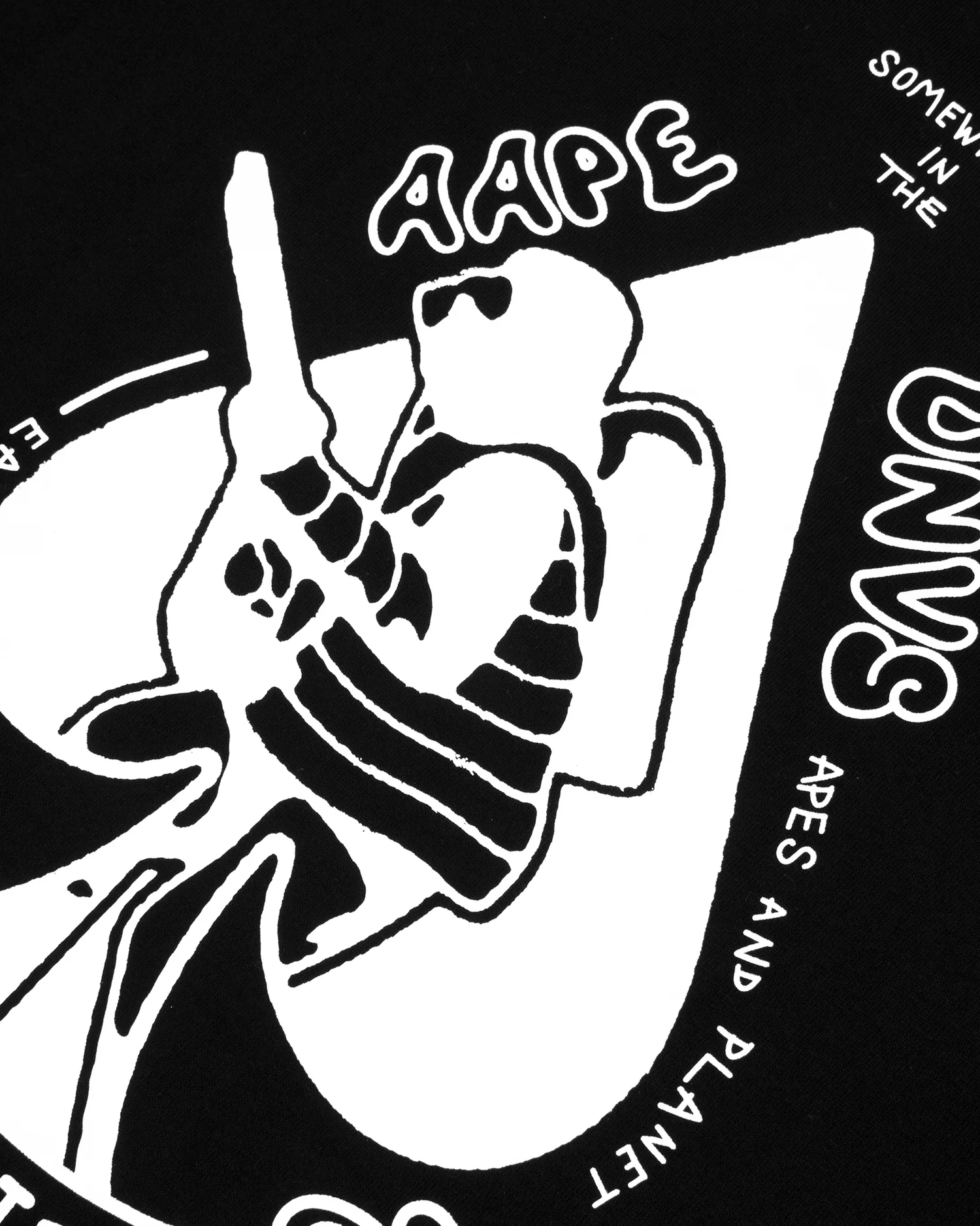 Graphic printed tee - Image 9