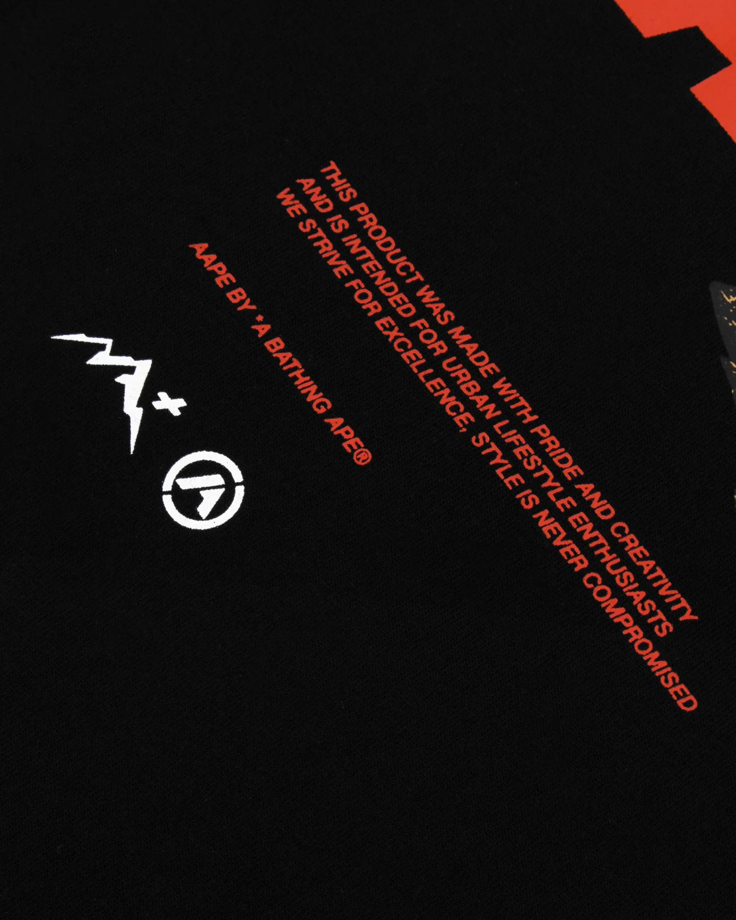 Moonface chest pocket tee - Image 4