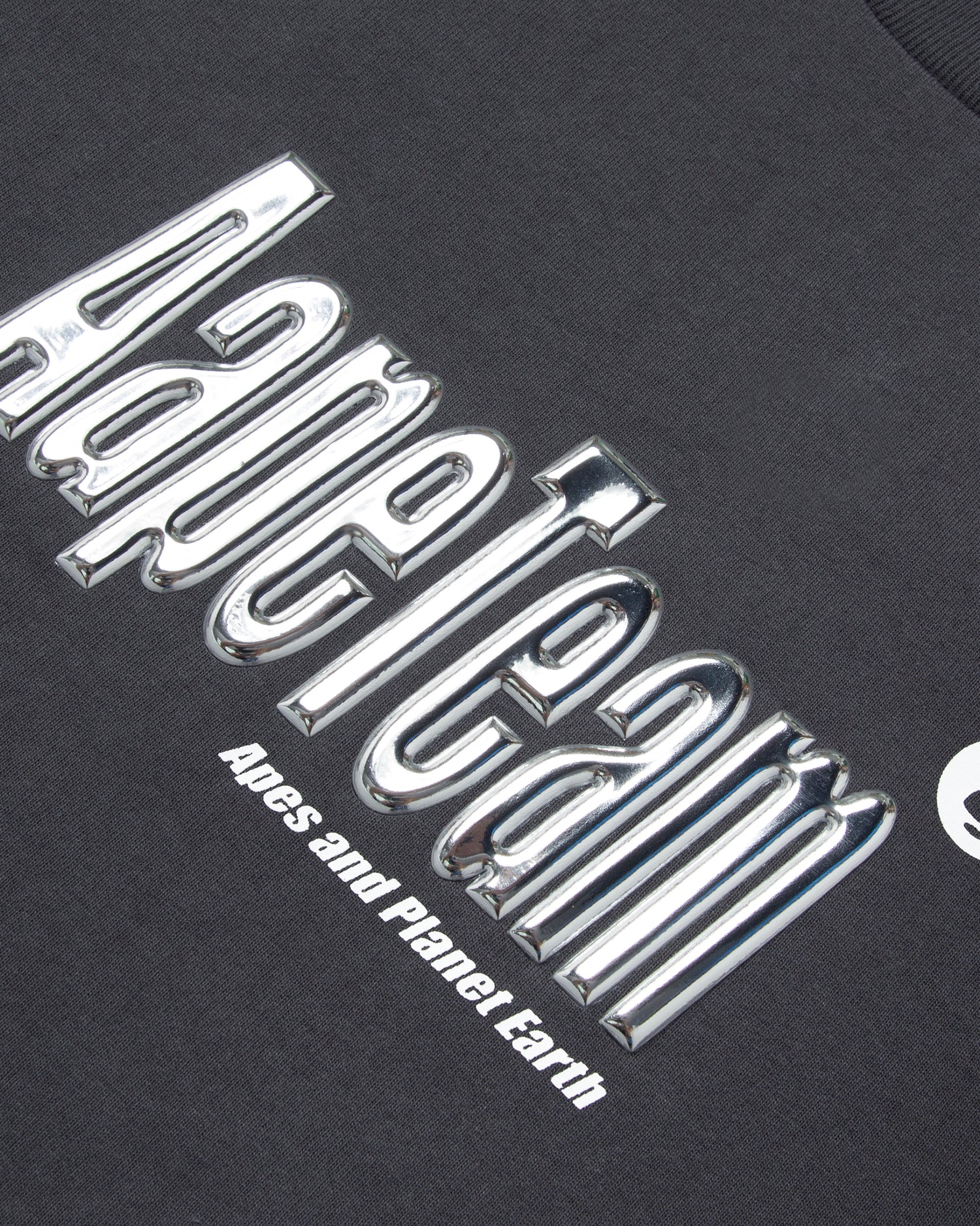 Moonface embossed logo tee - Image 13