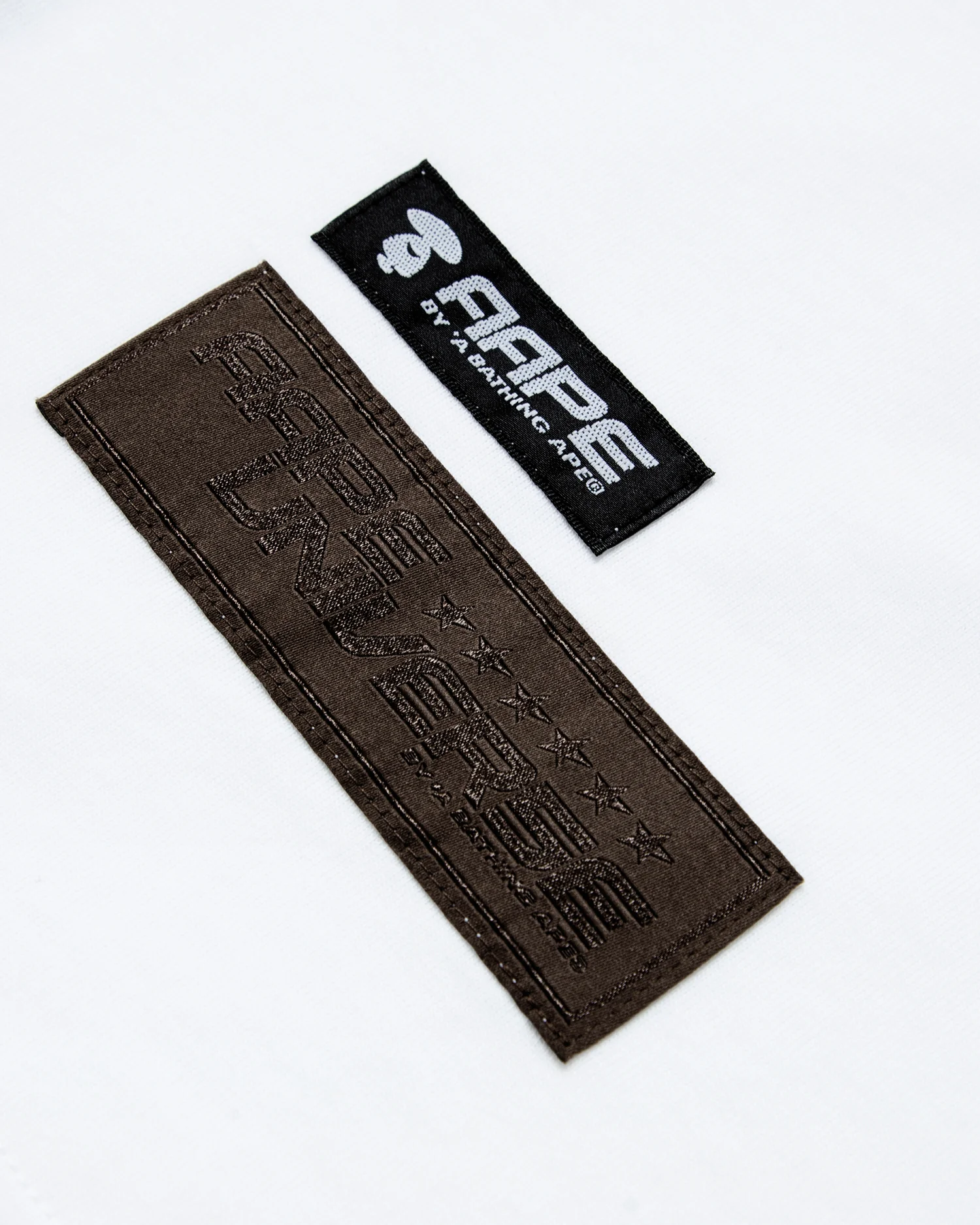Moonface chest pocket tee - Image 15