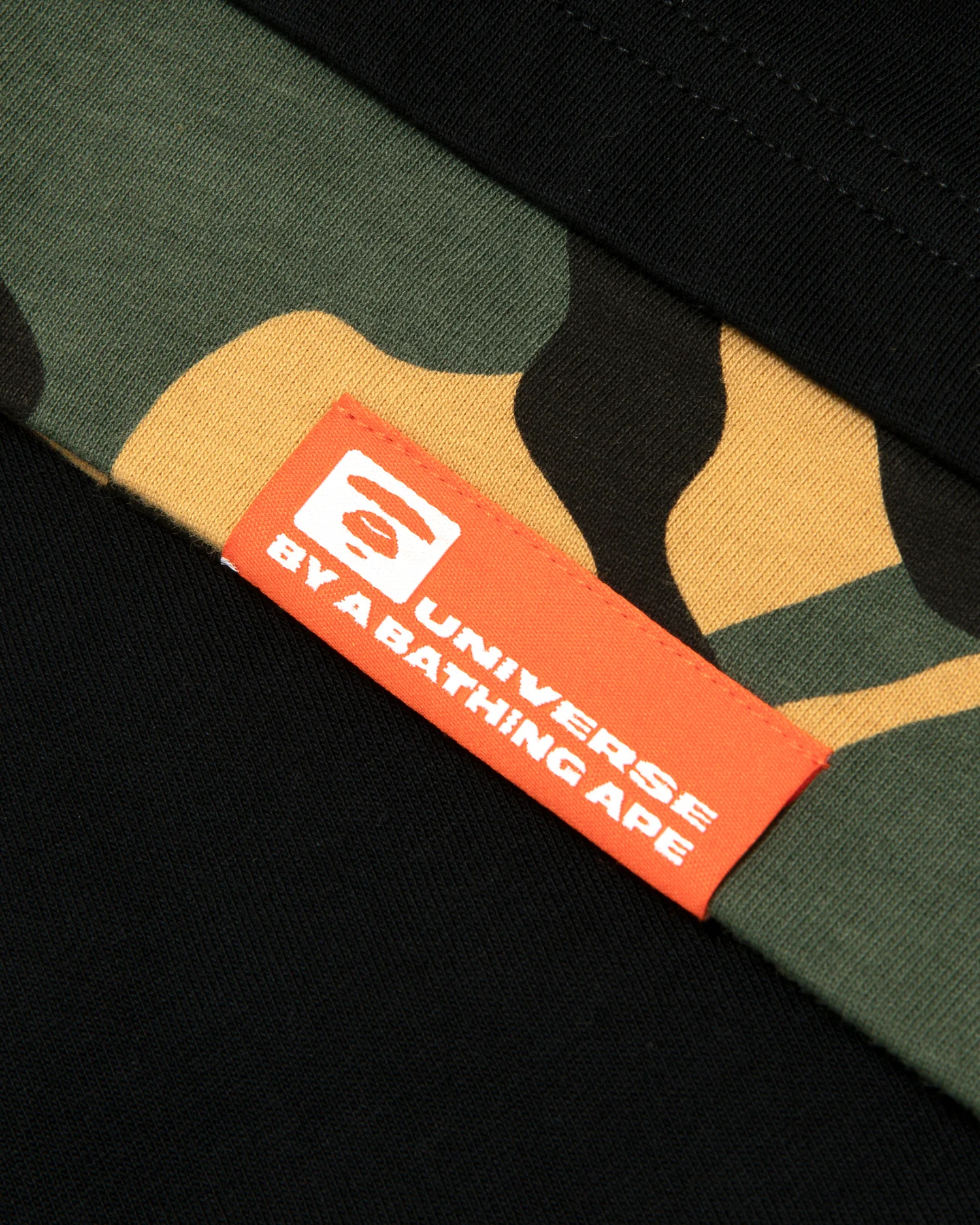 Moonface contrasting-trimmed tee - Image 3