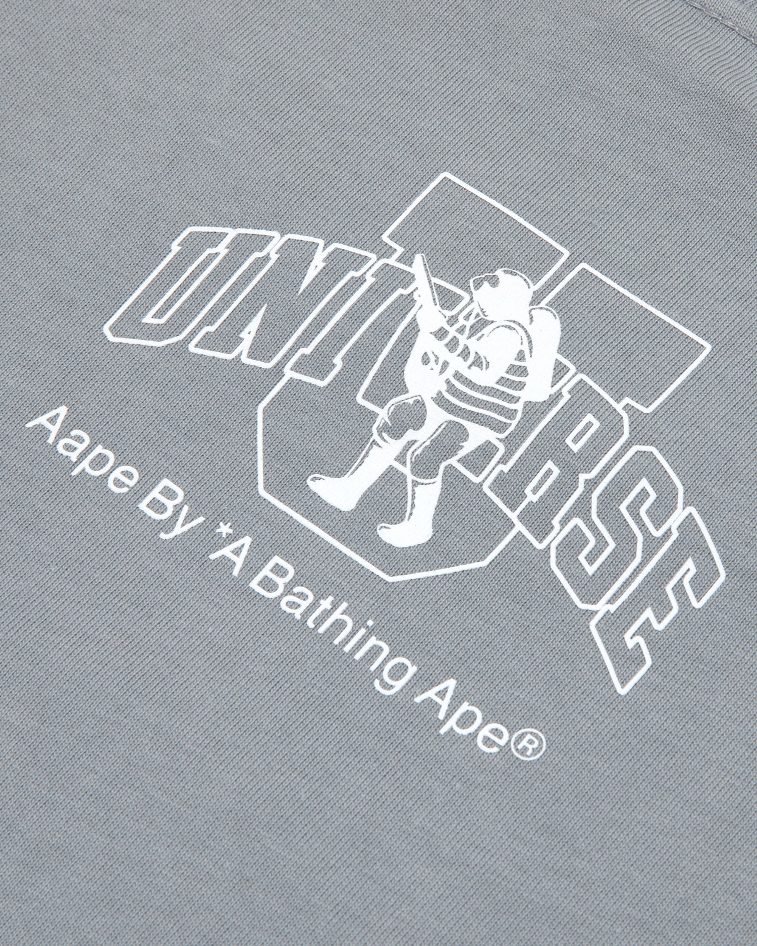 Moonface embossed camo tee - Image 8