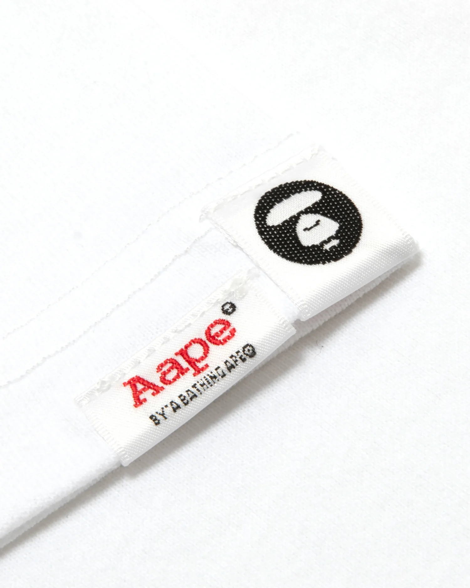 AAPEUNVS graphic tee - Image 6