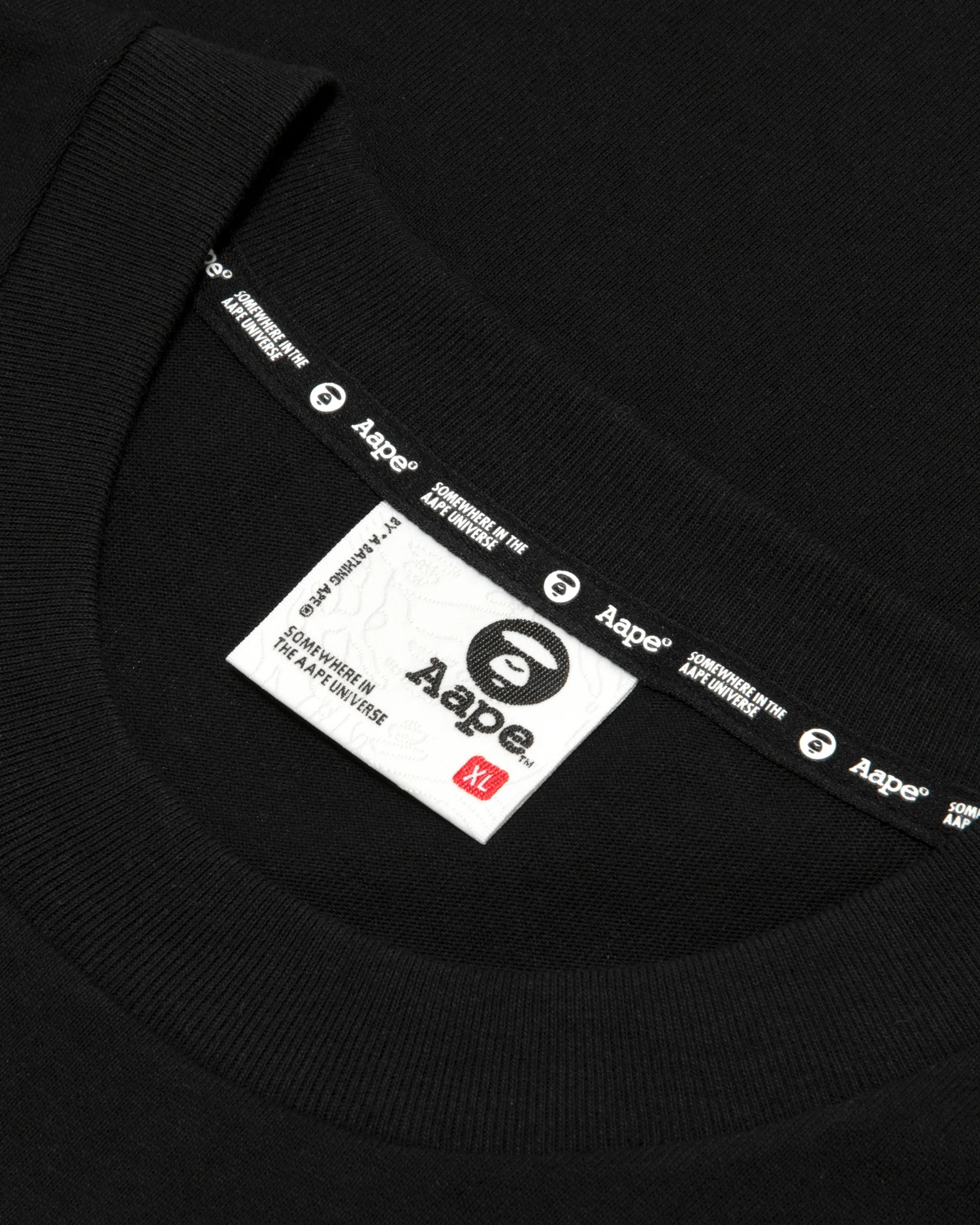 AAPEUNVS graphic tee - Image 13