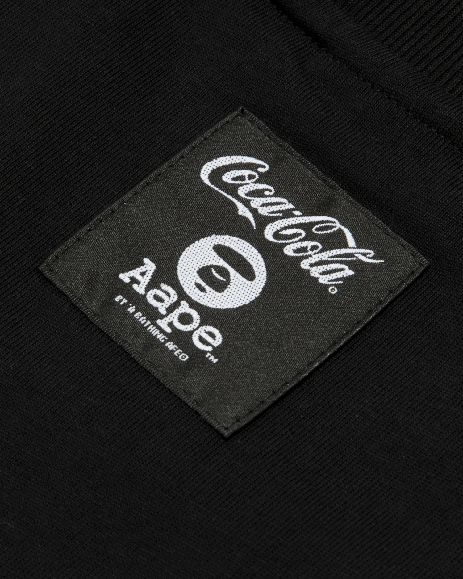 X Coca Cola graphic tee - Image 10