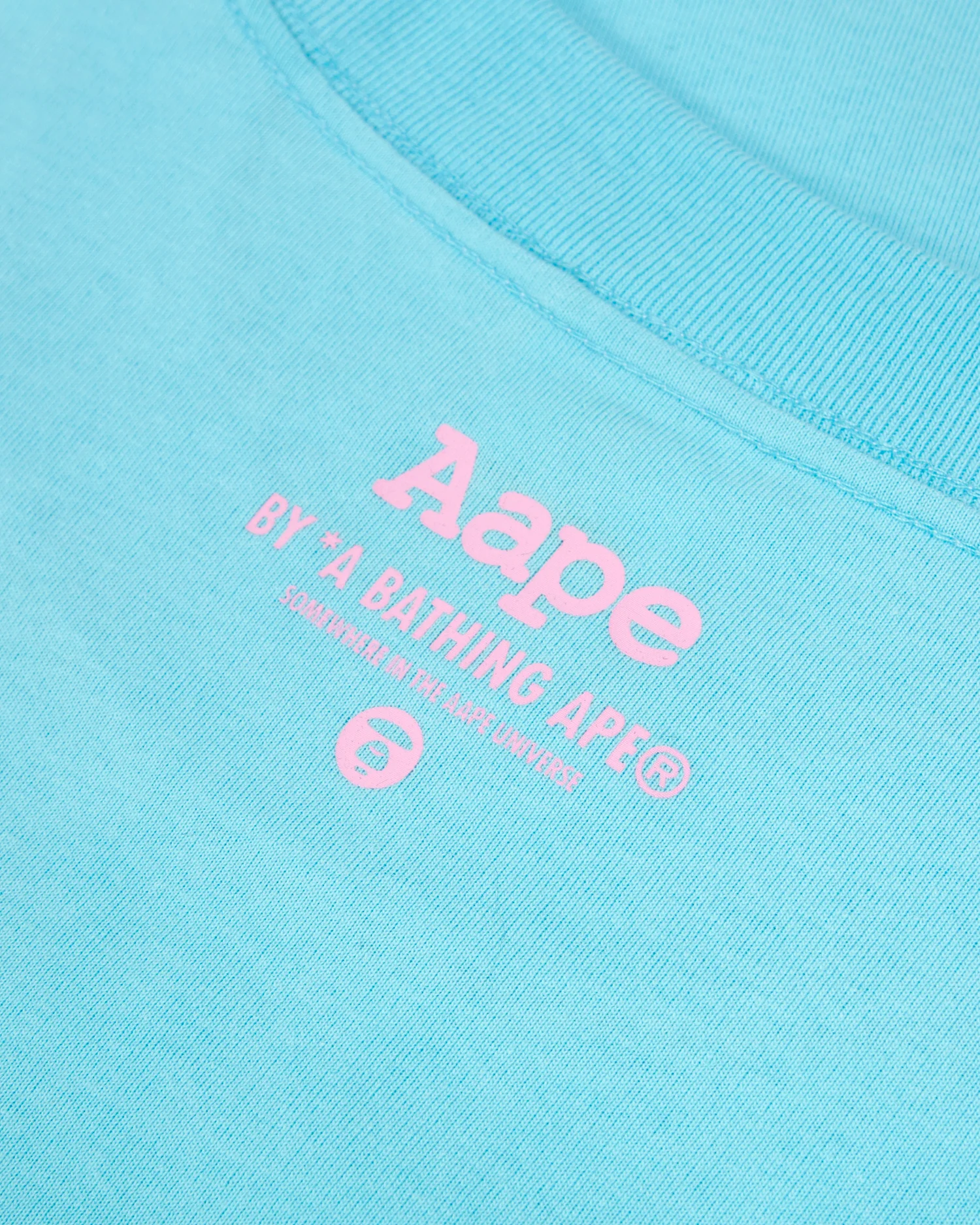 Moonface embossed relaxed tee - Image 10
