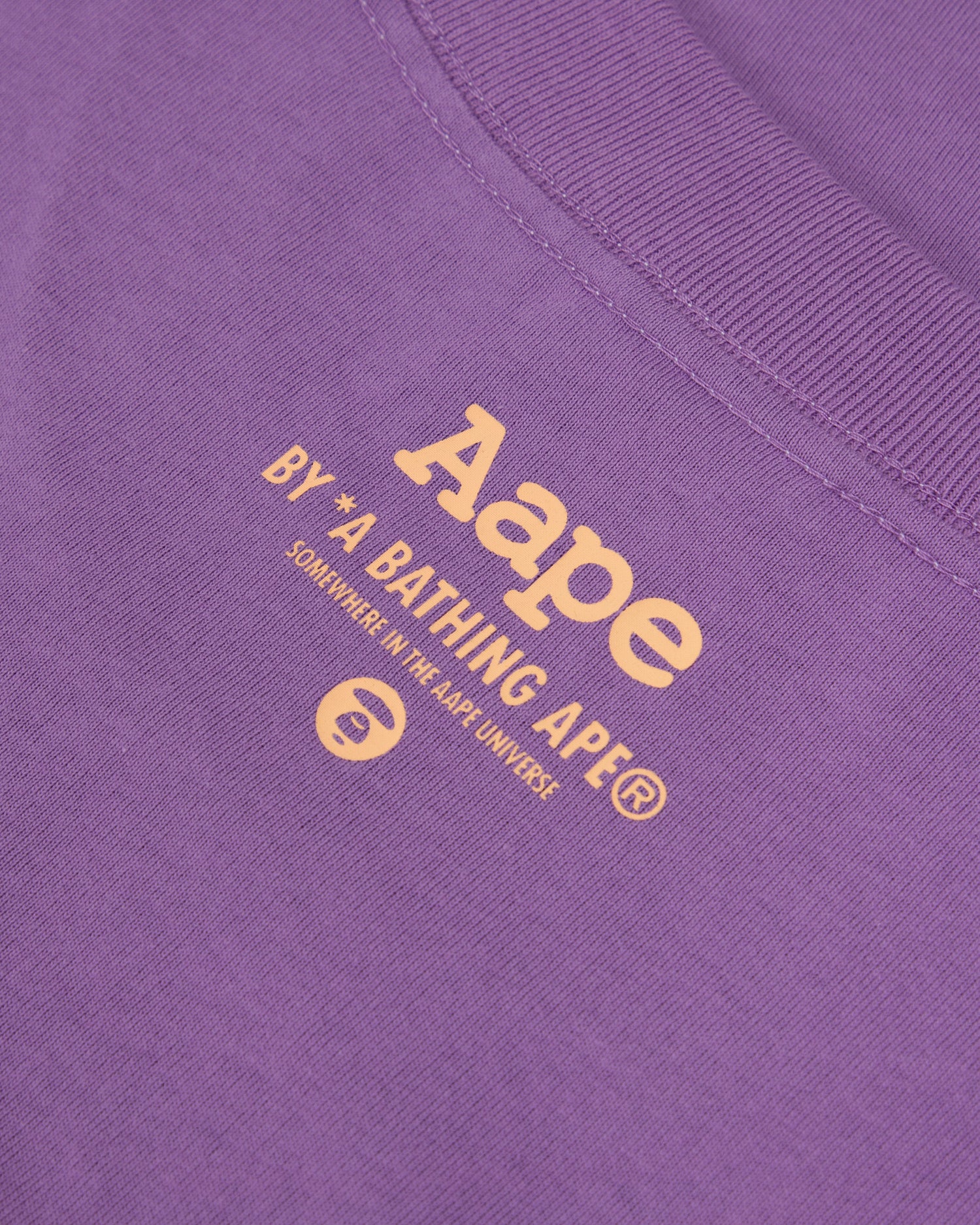 Moonface embossed relaxed tee - Image 15