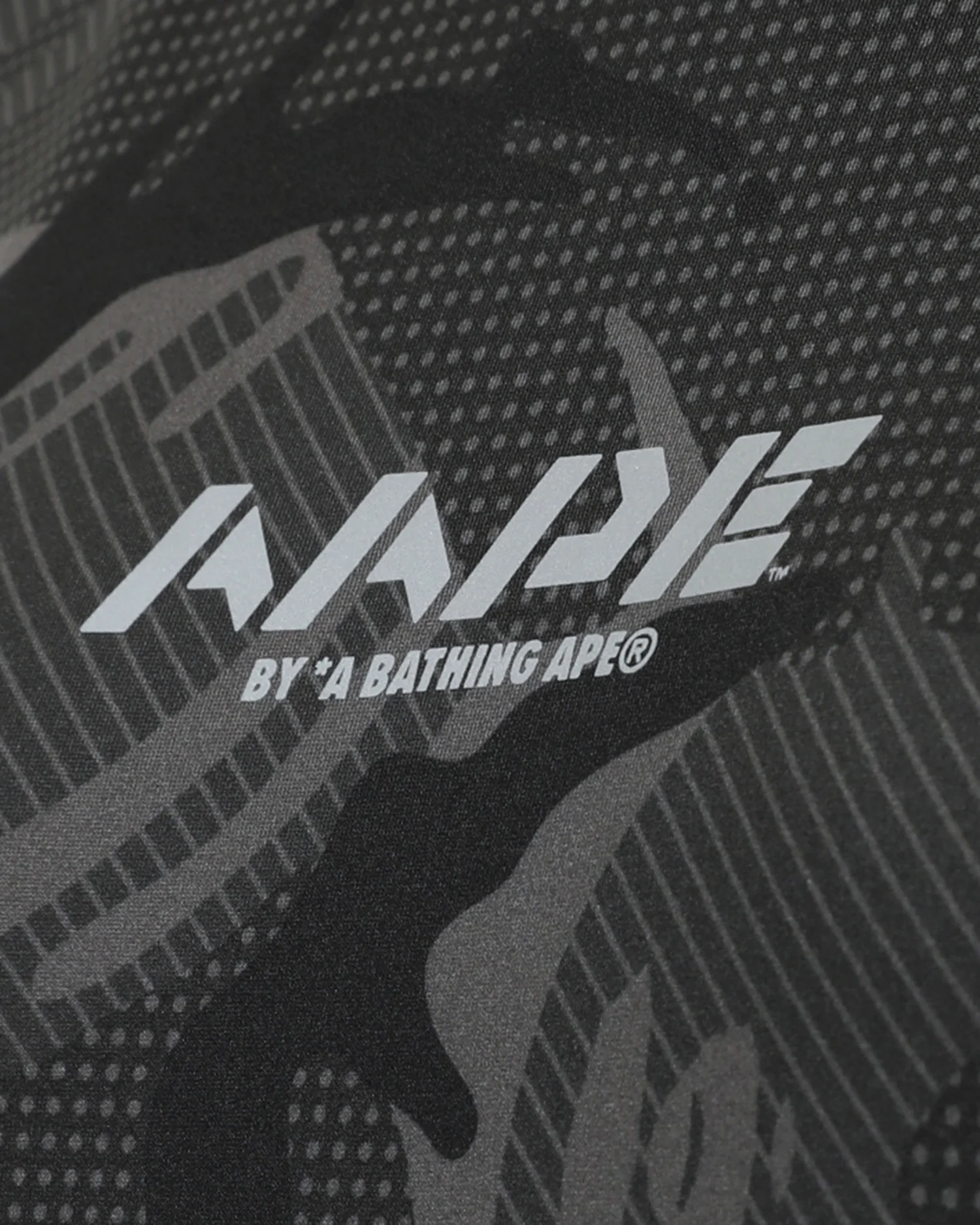 Tonal camouflage logo T-shirt - Image 5