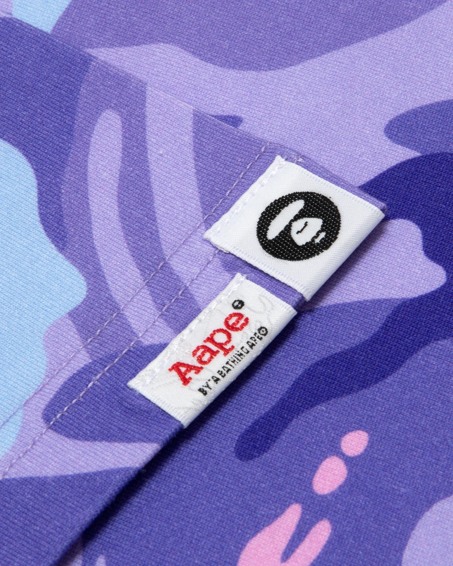 Moonface patch camo graphic tee - Image 5
